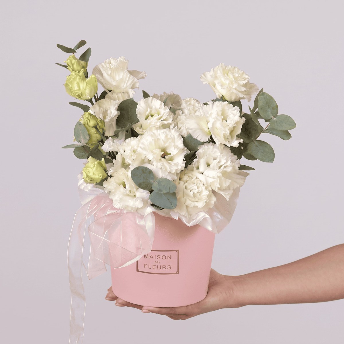 Eustoma v shlyapnoj korobke 3